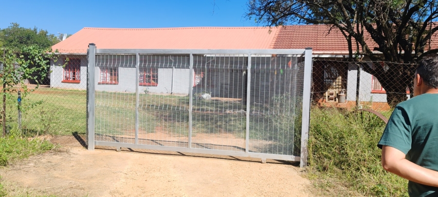 Bedroom Property for Sale in Hartbeespoort Rural North West